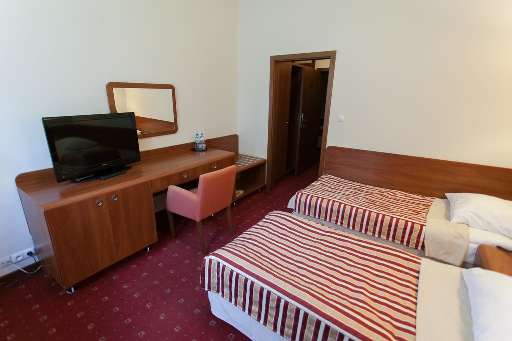 Hotel Twins II Varşova Oda fotoğraf