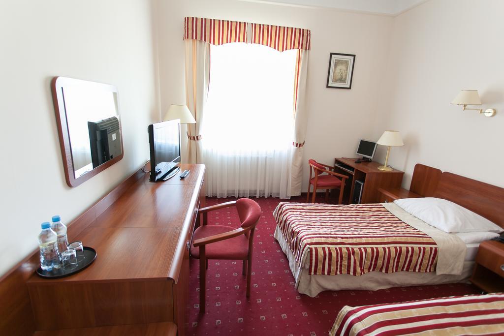 Hotel Twins II Varşova Oda fotoğraf
